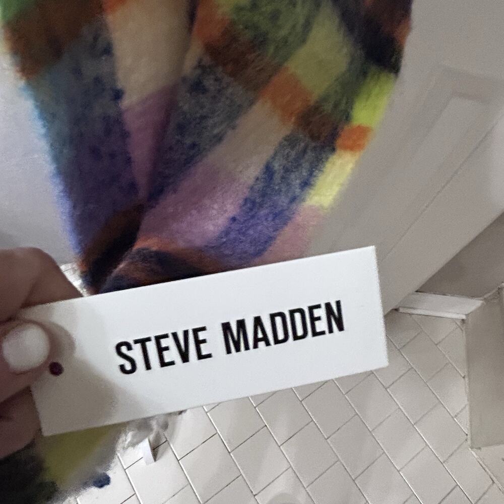 Steve Madden Scarf - Picture 5 of 6